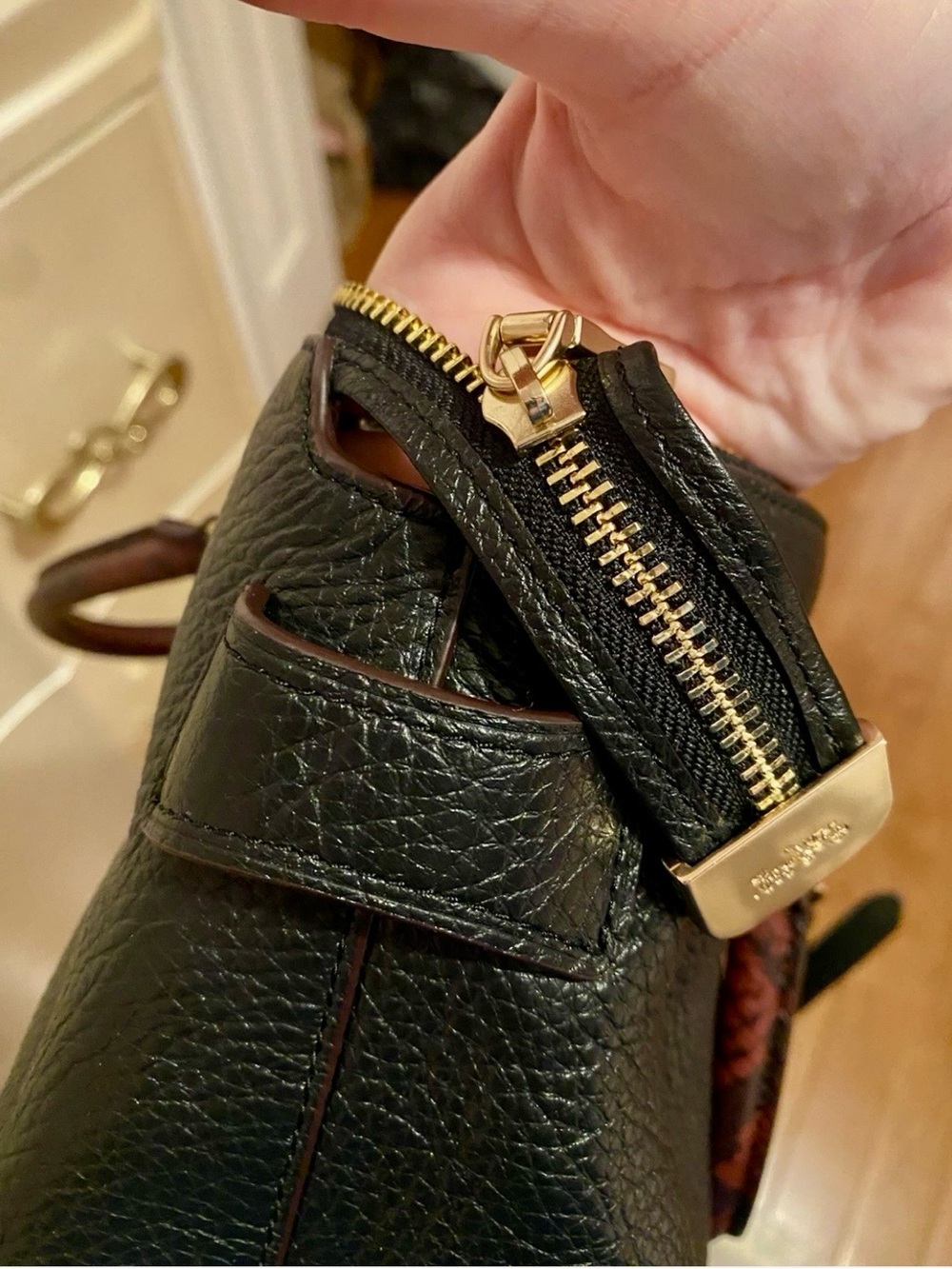 Coach Black Leather Shoulder Bag with Signature Brown Pocket and Gold Hardware - Picture 8 of 9